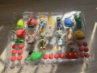 Игрушки: Игровой набор по мотивам Plants vs. Zombies 3 комплекта все фигурки — 22