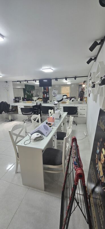 аренда квартир в баку биржа: AAAF PARKDA NARINC MARKETE YAXIN HAZIR SALON USTALARA STOL ICAREYE VE