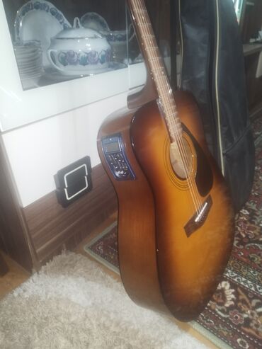 Dinamiklər və musiqi mərkəzləri: (Yamaha) Akustik elektro gitara heç bir problemi yoxdur təcili satılır