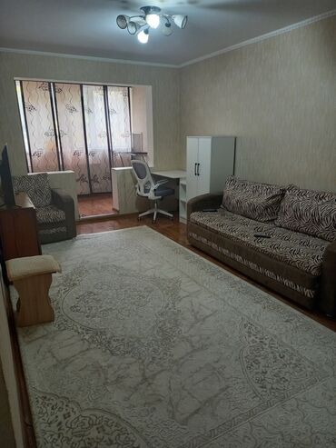 1 комнатная квартира 8 мкр: 2 комнаты, 1 м², 104 серия, 2 этаж, Старый ремонт