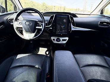 model y: Toyota Prius: 2018 г., 1.8 л, Автомат, Гибрид, Лифтбек — 6