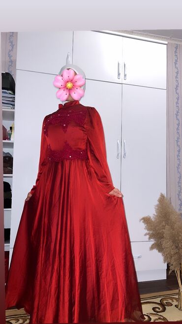 Женская одежда: Вечернее платье, С рукавами, Шлейф, S (EU 36)
