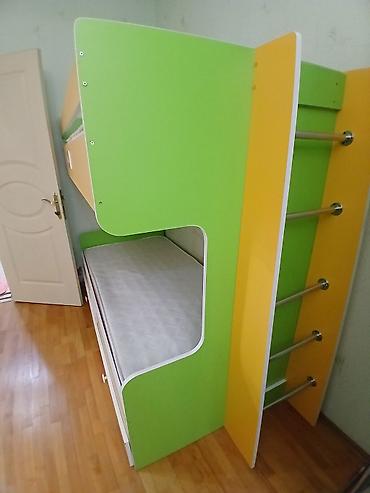 işlənmiş nərdivanlar: Oğlan və qız üçün, İşlənmiş, Çarpayı, Matras ilə, Siyirməli, MDF — 2