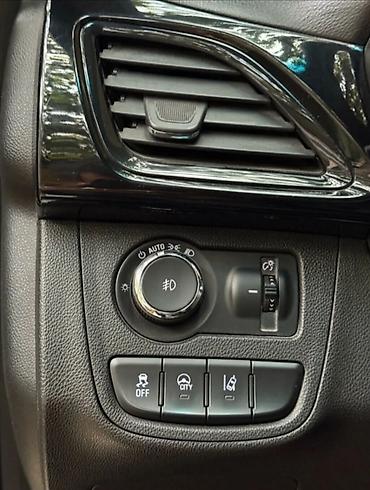 Chevrolet: Chevrolet Spark: 2018 г., 0.1 л, Вариатор, Бензин, Хэтчбэк — 9