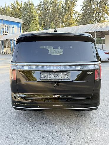 byd e1: Zeekr 009: | 2024 г. Минивэн — 4