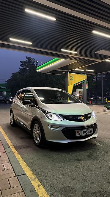 самый дешёвый электромобиль: Chevrolet Bolt: 2020 г., Автомат, Электромобиль, Хэтчбэк — 3