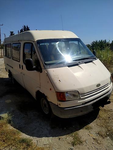raf satilir: Ford Transit: 2 l | 1991 il 300000 km Van body type — 6