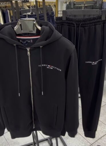 срочно продаю в связи с переездом: Мужской спортивный костюм, M, Tommy Hilfiger, Новый, цвет - Черный