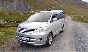 e34 2 5: Toyota Noah: 2003 г., 2 л, Автомат, Бензин, Минивэн — 1