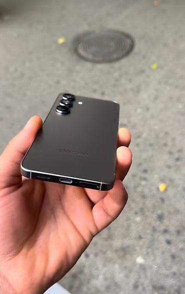 samsung tel: Samsung Galaxy S25, 256 GB, rəng - Gümüşü, Simsiz şarj — 4