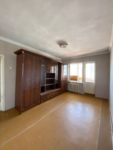 3х комнатные квартиры бишкек: 3 комнаты, 68 м², Индивидуалка, 4 этаж, Старый ремонт