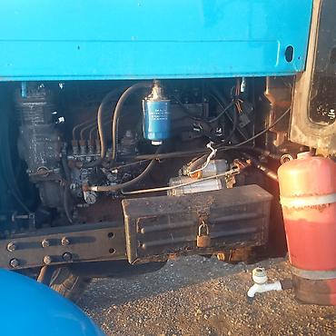 Motobloklar: Belarus MTZ seriyalı traktor - Güclü dizel mühərrik, yan tərəfində — 2