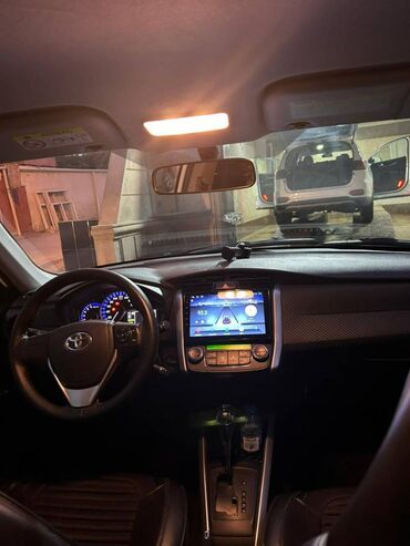 Toyota: Toyota Corolla: 1.5 l | 2015 il — 7