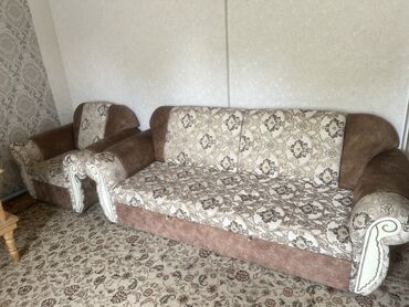 диван мягкая мебель: Диван-кровать, цвет - Бежевый, Б/у