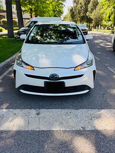 corolla 2016: Toyota Prius: 2019 г., 1.8 л, Вариатор, Гибрид, Хэтчбэк — 2