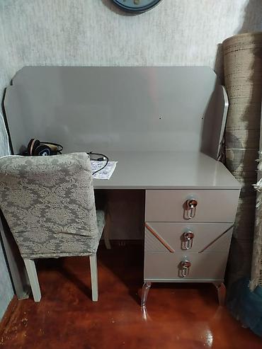 ofis stullari: Masa və oturacaq dəsti - Rəng: açıq boz, parlaq səth - Material — 1
