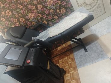 Bu dəst güzgü masası, kosmetoloji kreslo, pedikür kreslosu və uzanma