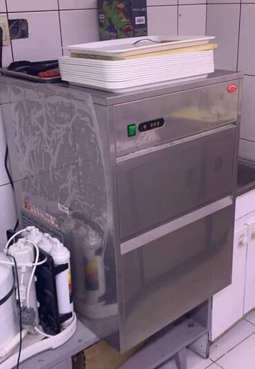 restoran avadanlıgı: Həsənoqlu firmasinin buz makinasi satilır. İdeal vəziyyətdədir