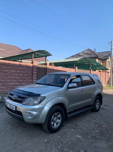 Toyota: Toyota Fortuner: 2005 г., 2.7 л, Автомат, Газ, Внедорожник