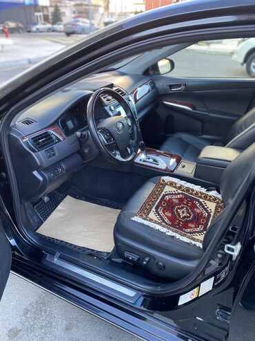 Toyota: Toyota Camry: 2.5 l | 2014 il Sedan — 10