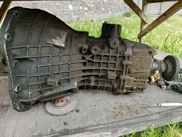 Digər avtomobil ehtiyat hissələri: Avtomobil transmissiyası, gücü mühərrikdən təkərlərə ötürmək üçün