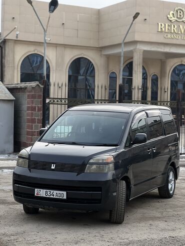 Toyota: Toyota Voxy: 2002 г., 2 л, Автомат, Бензин, Минивэн