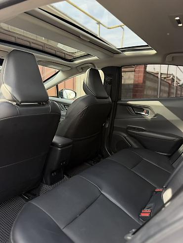 limited: Toyota Prius: 2023 г., 2 л, Автомат, Гибрид, Лифтбек — 9