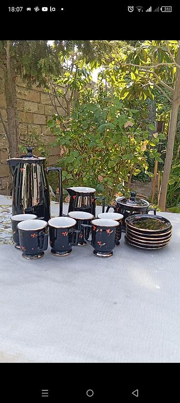saxsı qablar satışı: Məhsul: Masaüstü servis dəstləri (3 ayrı dəst) 1) Qara keramik/qaynar — 1