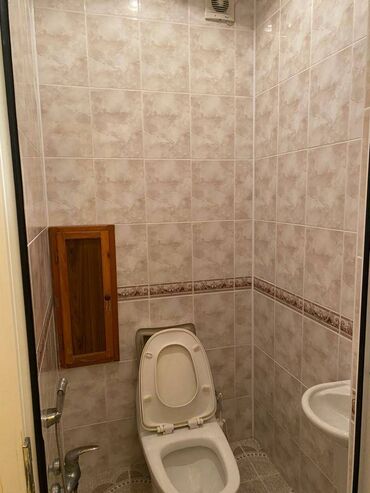 Uzunmüddətli kirayə mənzillər: 9-cü mikrorayon Bolmarta çatmamış sakit ərazidə yerləşən,13 — 4