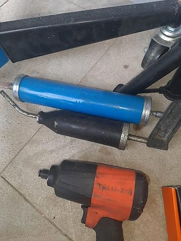 Avtoservis avadanlıqları: Avto-servis üçün peşəkar alət dəsti Tərkib: - Hidravlik transmissiya — 3
