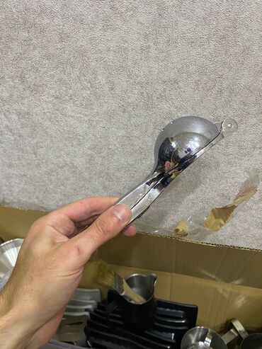 Digər mətbəx aksesuarları: Pincet 3.50azn Savok 8azn mətbəx ləvazimatı (bulka,desert tutan ) 3.5 — 17