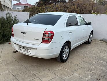 Chevrolet: Salam cobalt arendaya verirem gunu 35 manat qaz balonu var 20 kub — 9