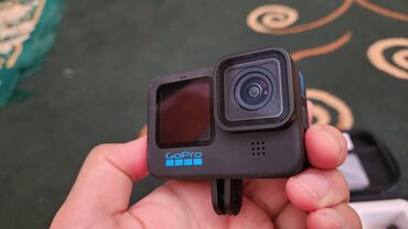 сигнализация для мотоцикла: Компактная экшн-камера GoPro черного цвета, предназначенная для съемки