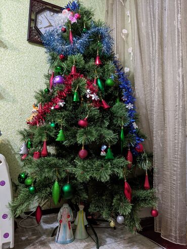 новогодние елки бишкек: Продам разборную новогоднюю ёлку 1,8 м вместе с игрушками цена 5000