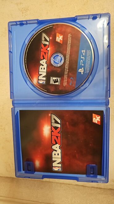 PS4 (Sony Playstation 4): Sony PlayStation 4 (PS4) oyun konsolu Xüsusiyyətlər: - Model: PS4 — 5