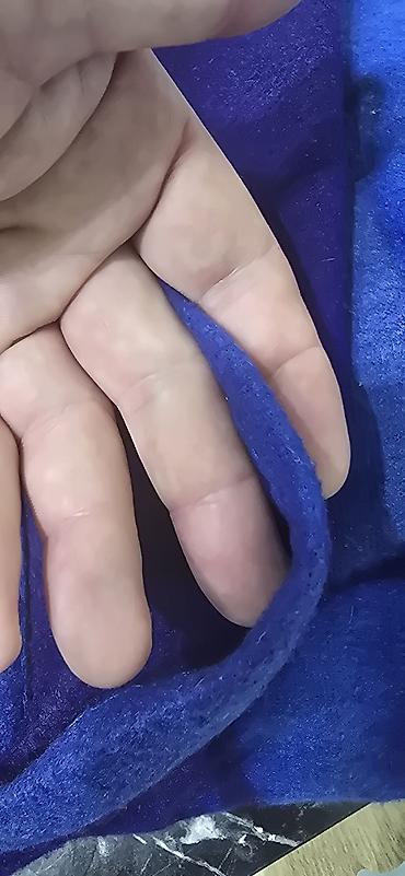 örtü: Mavi çalarların hakim olduğu iri güllü naxışlı örtük/pled. - Material — 6
