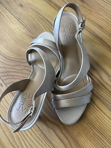 charles keith кошелек: Босоножкалар, 35.5, Колдонулган, түсү - Саргыч боз, Өзү алып кетүү — 5