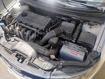 klas 6: Kia Cerato: 2 l | 2010 il Sedan — 2