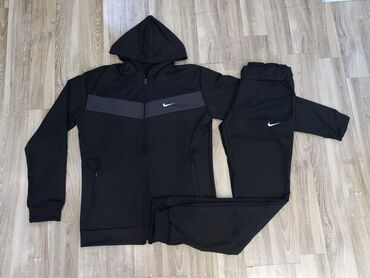 Gornji i donji deo: 2xl - 4xl
3300 na lalafo.rs — 7 Gornji i donji deo: 2xl - 4xl
3300 — 7