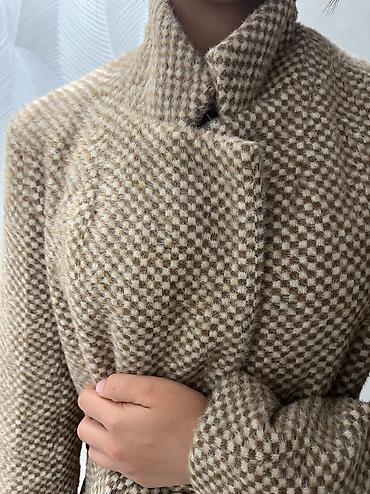 Пальто: Продаю пальто в очень хорошем состоянии 1) Пальто кафейногл цвета в — 2