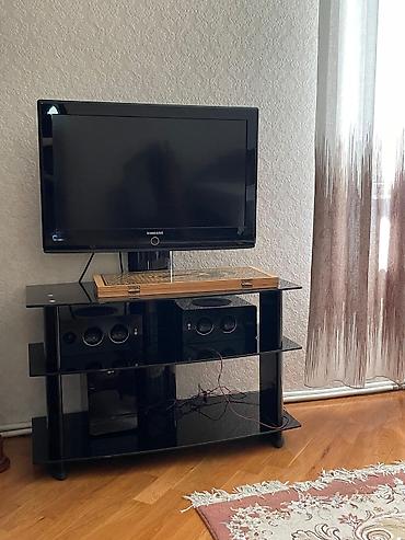 qelyan şuşesi: Samsung LCD televizor və AV sistemli TV stend - Ekran: Samsung LCD — 1