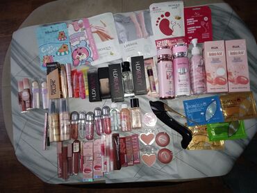 Ətriyyat: Kosmetik dəst, >10 məhsul