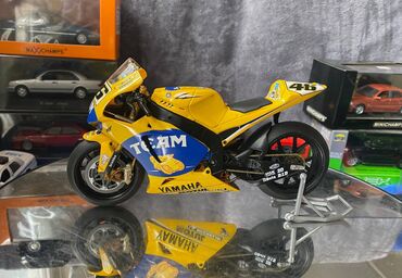 Avtomobil modelləri: Коллекционная модель Yamaha YZR-M1 #43 Valentino Rossi MotoGP 2006
