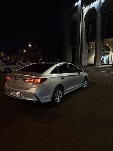 Частная аренда авто: Hyundai Sonata 2022год седан (серебристый рестайлинг) Сдается в аренду — 3