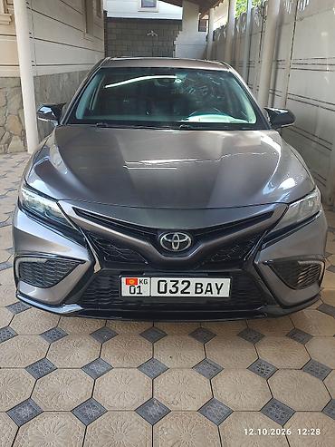 Toyota Camry: 2022 г., 2.5 л, Автомат, Бензин, Седан