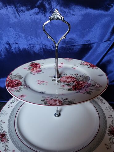 Kuhinjski setovi: Nov porcelanski vintaz,etazer. Porcelanski etazer,sve na njemu odsjaj — 3