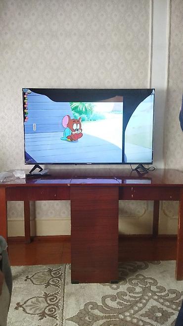 tv pultlari: NIKAI 55" 4K UHD Smart TV – model: UHD5516SLED1-FL Xüsusiyyətlər: - — 2