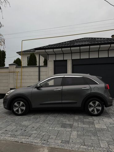 Kia: Kia Niro: 2017 г., 1.6 л, Гибрид — 3