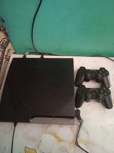 PS3 (Sony PlayStation 3): PS3 2ci əl əla vəziyyətdədir pultlar yanında verilir