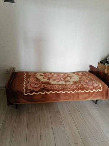 куплю ковёр бу: Кровать б. У. Размер 200х90 мл с матрасом